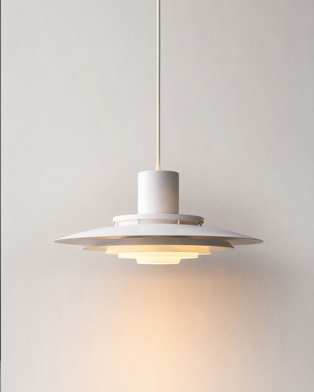 Nordisk Pendel Lampe - Lagdelt Design i Aluminium 8
