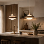 Nordisk Pendel Lampe i Metal og Valnød - Skulpturelt Lagdesign med Moderne Silhuet 14