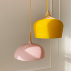Nordisk Pendel Lampe i Træ - Pastelfarvet Kuppelskærm 4
