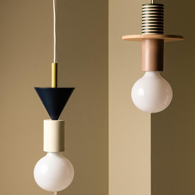 Pendel Lampe i Asketræ - Geometrisk Design med Justerbare Farver 6