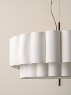 Pendel Lampe i Hør - Skulpturelt Lagdesign med Elegant Bronzefinish 9

