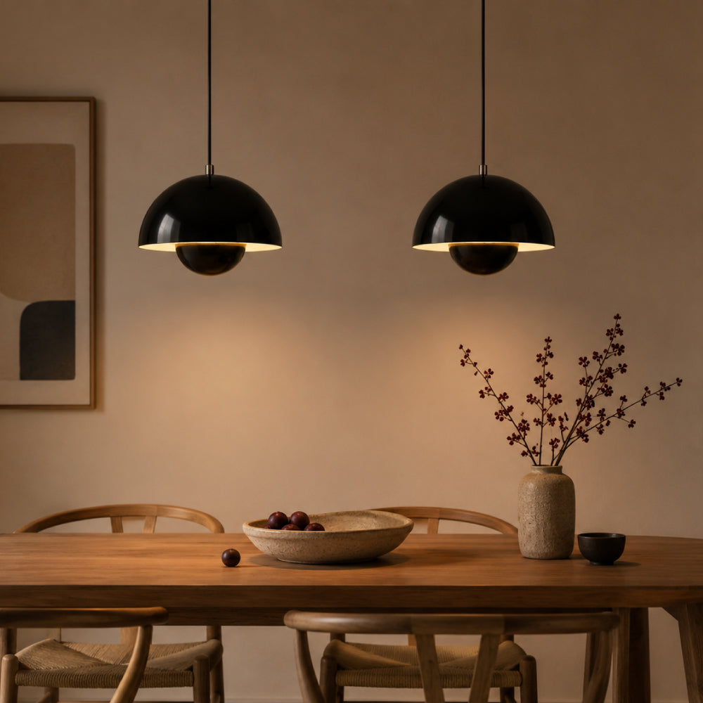 Pendel Lampe til Spisebord - Halvrund Skærm med Svævende Kugle 2
