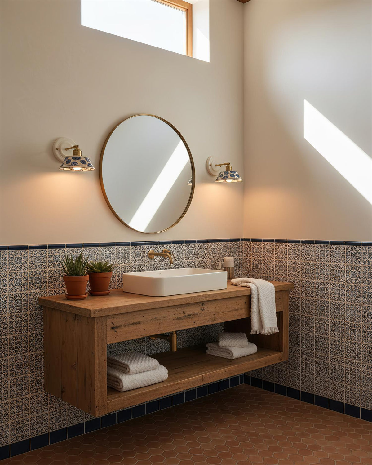 Porcelæn Væglampe i Indigo – Elegant Design med Holdbar Belysning 8