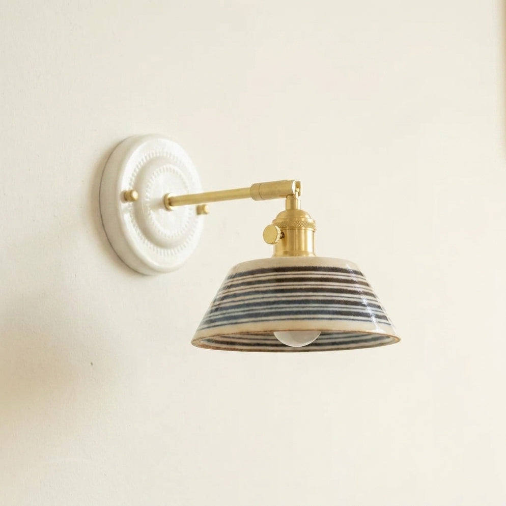 Porcelæn Væglampe i Indigo – Elegant Design med Holdbar Belysning 9