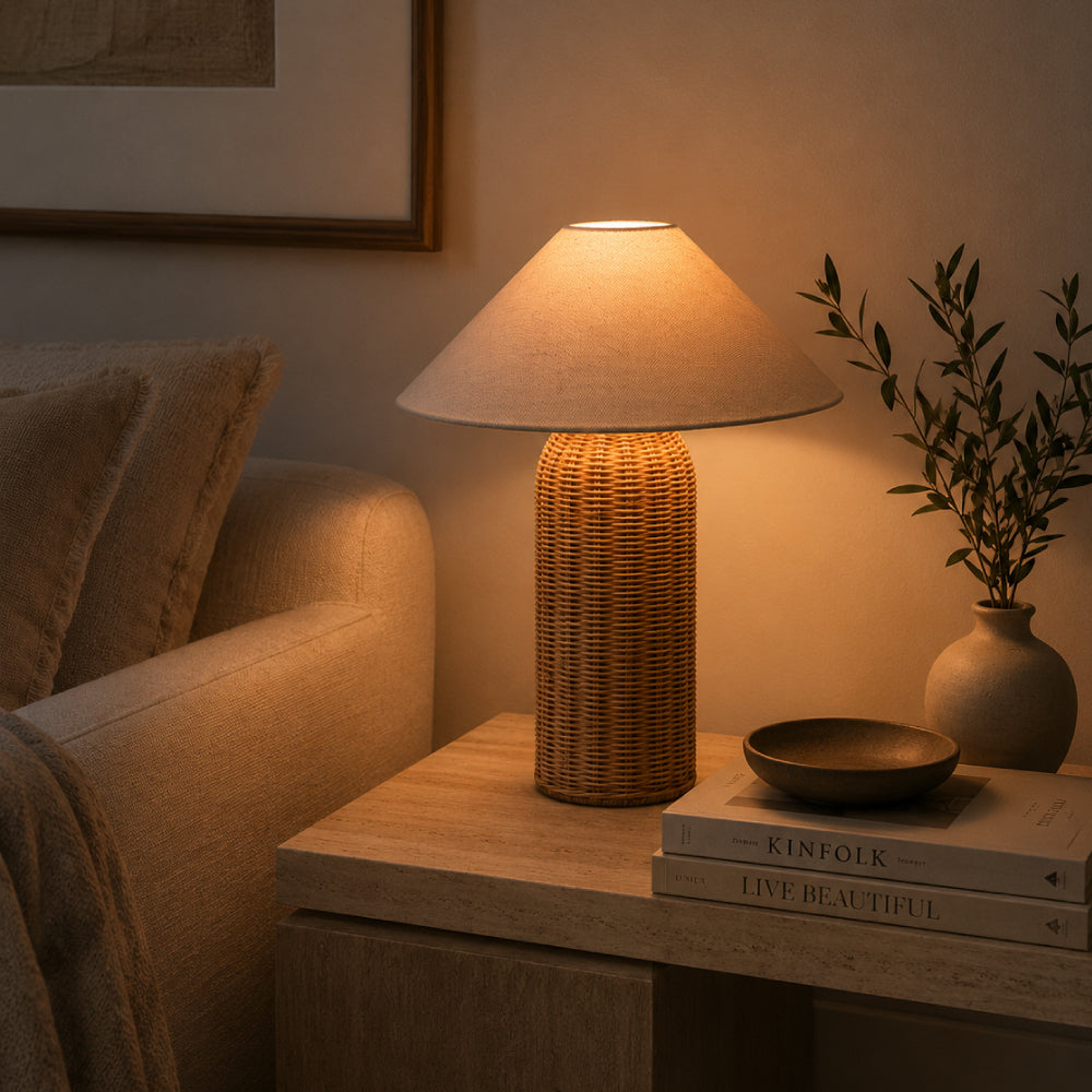 Rattan Bordlampe - Høj Cylinderfod med Naturlig Linnedskærm 0
