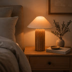 Rattan Bordlampe - Høj Cylinderfod med Naturlig Linnedskærm 1
