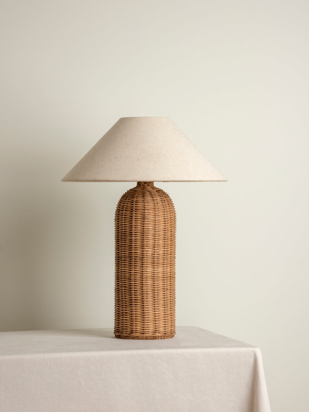 Rattan Bordlampe - Høj Cylinderfod med Naturlig Linnedskærm 6
