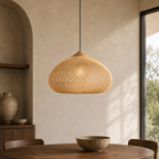 Rattan Pendel Lampe med Trædetaljer - Åben Vævet Skærm og Metalophæng 1