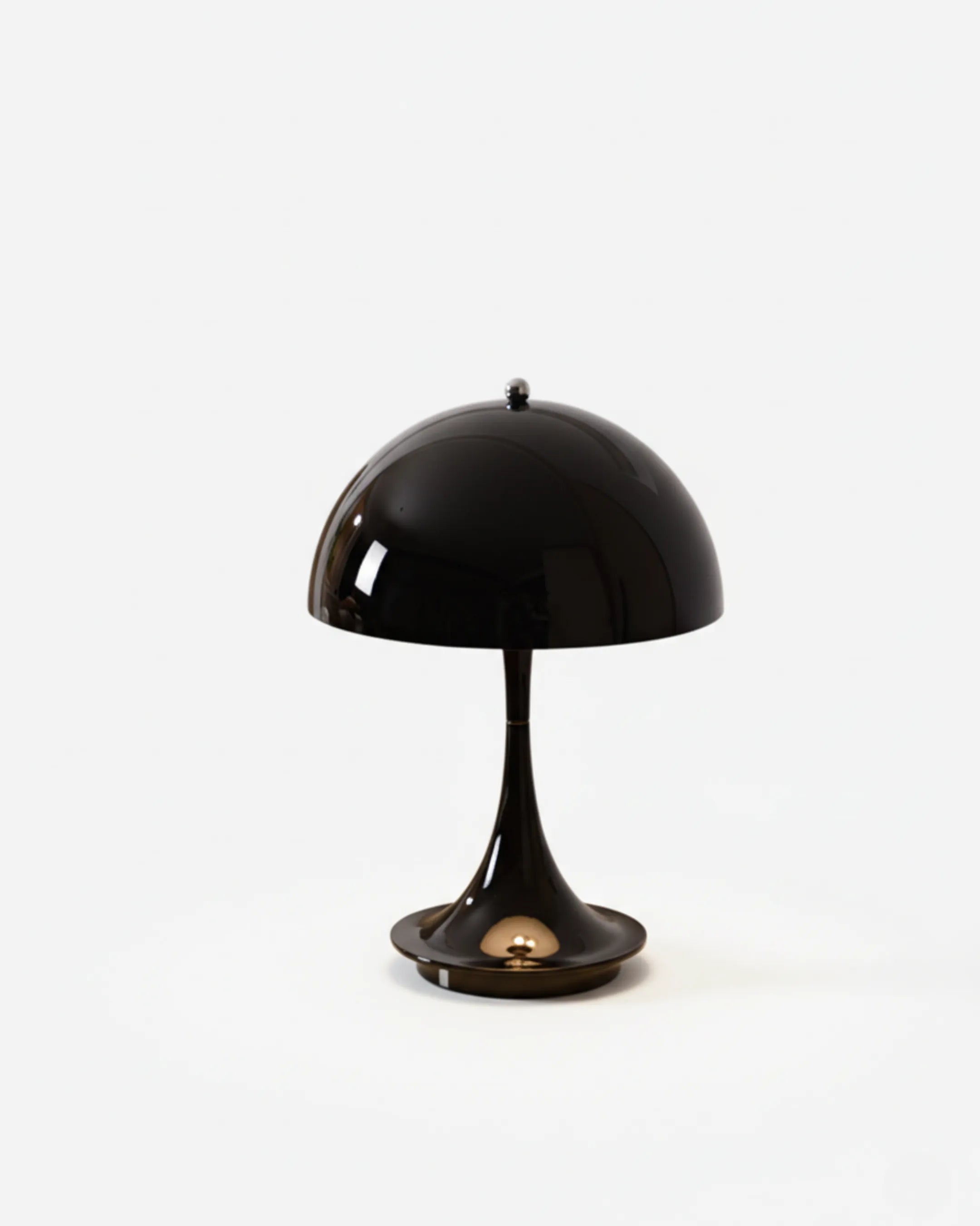 Retro Bordlampe - Ikonisk Design med Dæmpbar Funktion og Trådløs 2