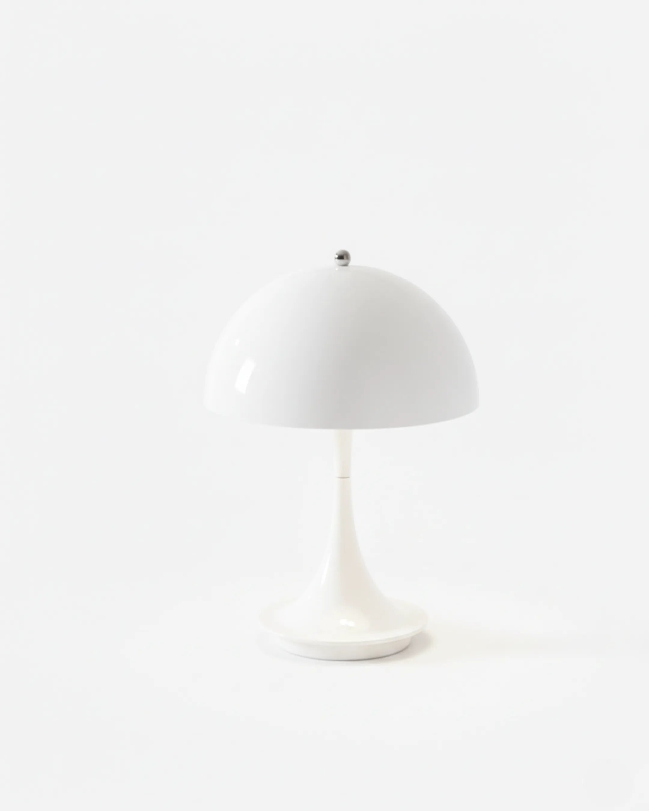 Retro Bordlampe - Ikonisk Design med Dæmpbar Funktion og Trådløs 5
