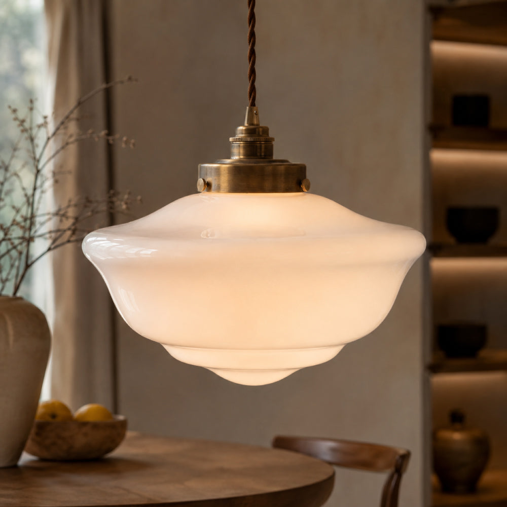 Retro Pendel Lampe i Opalglas - Bølget Skærm med Messingdetaljer 3
