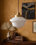 Retro Pendel Lampe i Opalglas - Bølget Skærm med Messingdetaljer 7