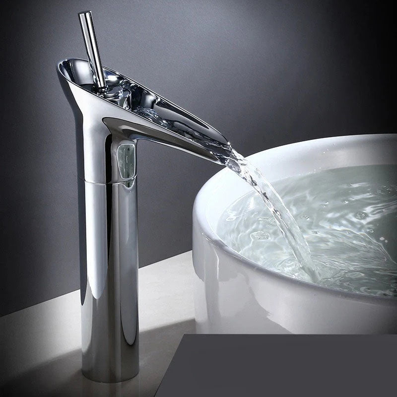 Retro Vandfaldsarmatur til Håndvask med Ét Greb – Kort og Høj Model 8