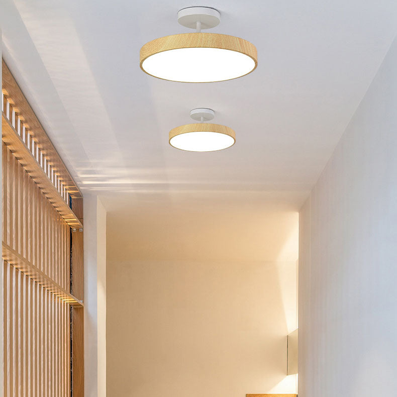 Rund LED Loftlampe i Træ – Minimalistisk Design med Blød Belysning 3