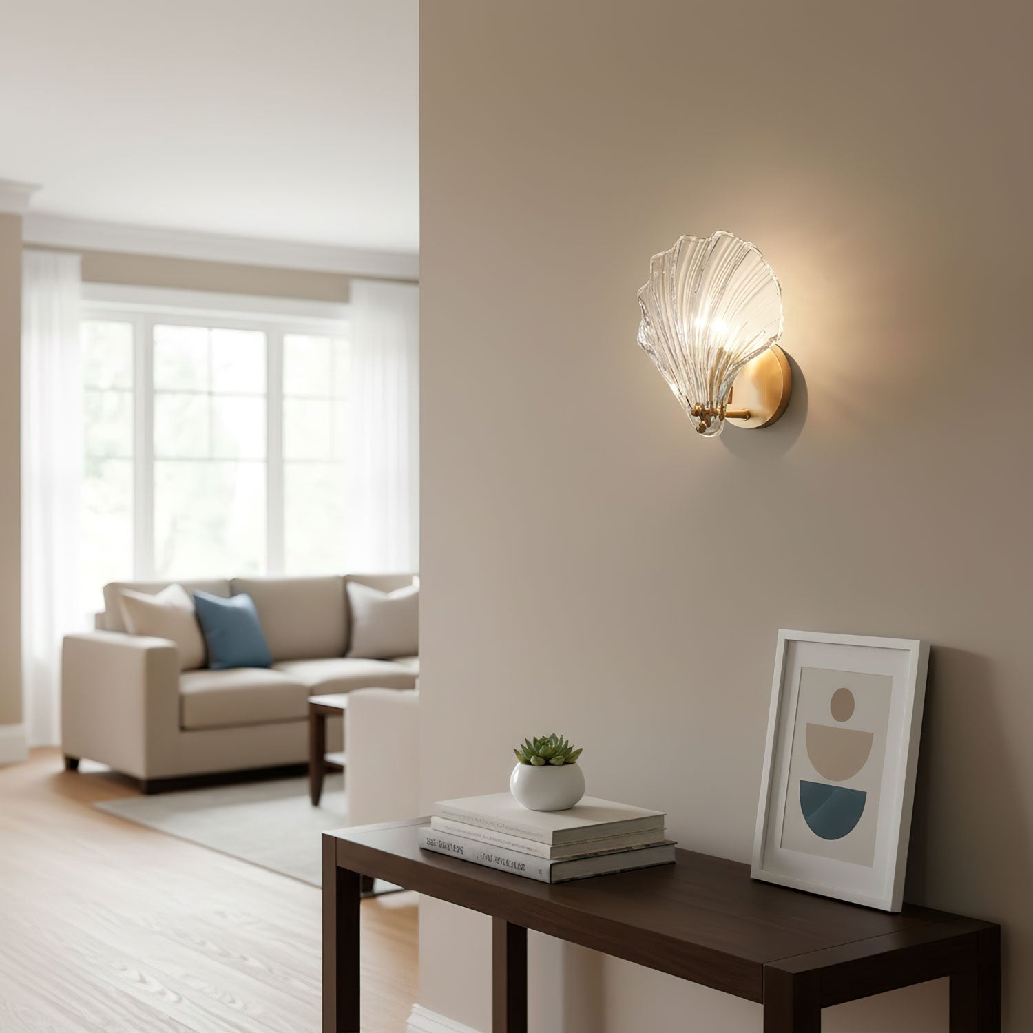 Skalformet Væglampe i Messing - Elegant Glasdesign 7