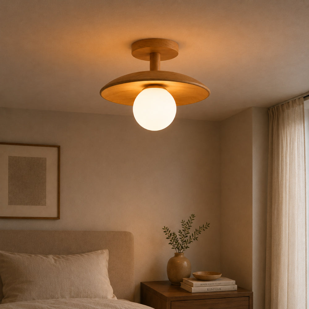 Skandinavisk Loftlampe i Træ - Rundt Design med Opalglaskugle 0
