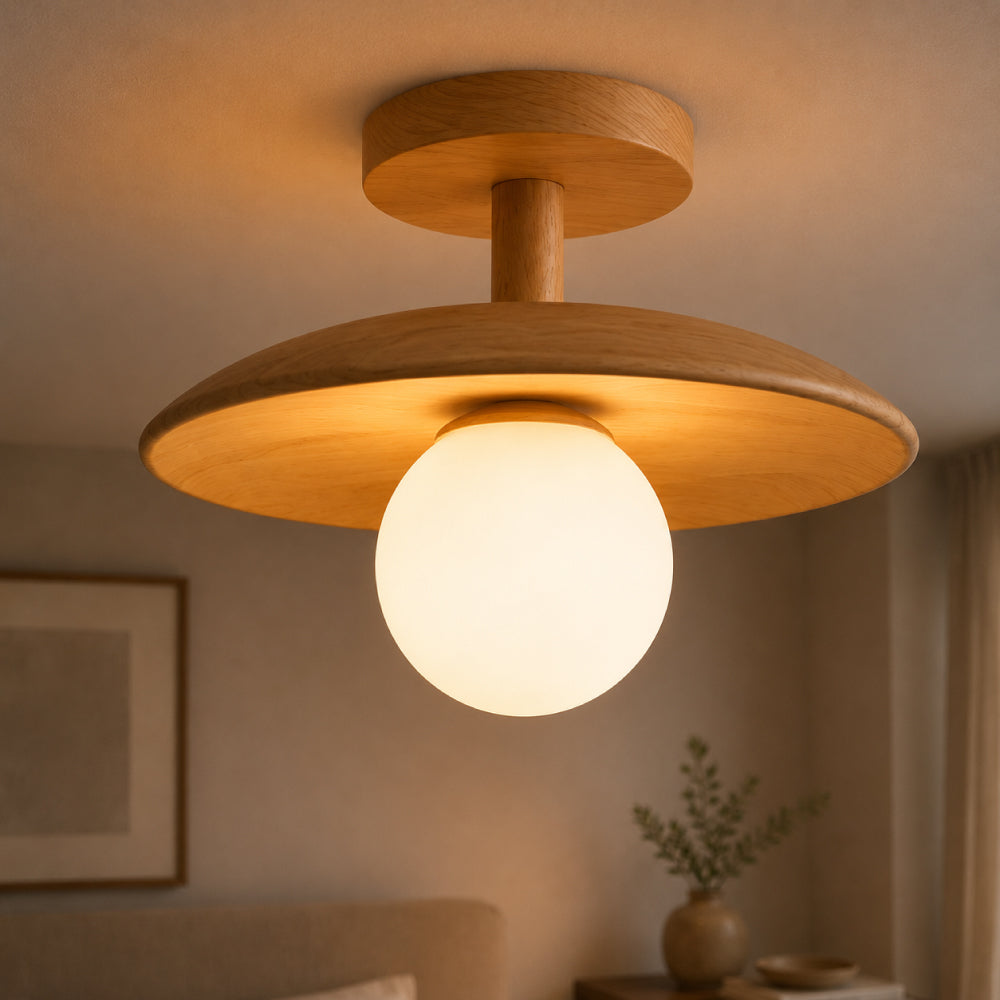 Skandinavisk Loftlampe i Træ - Rundt Design med Opalglaskugle 1

