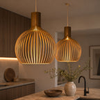 Skandinavisk Pendel Lampe i Træ - Lameldesign til Spisebord 0
