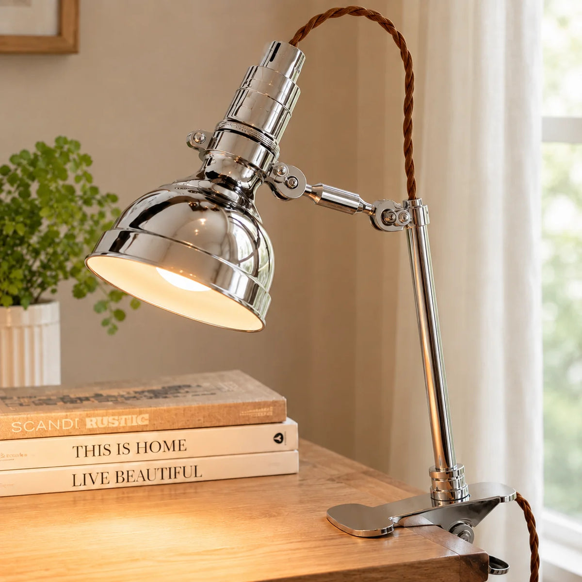 Skrivebordslampe med Klemme og Justerbar Arm 1