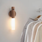 Trådløs Væglampe med Bevægelsessensor - Genopladelig LED i Moderne Design 7
