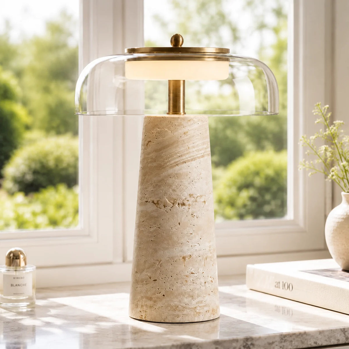 Travertin Glas Bordlampe med Organisk Design og Naturlig Finish 1