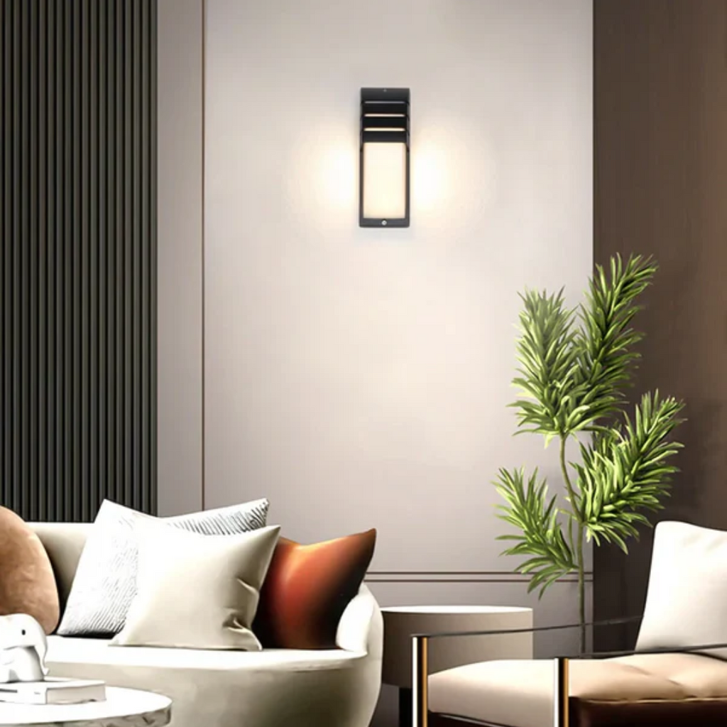 Udendørs Væglampe med Sensor – Vandtæt LED i Minimalistisk Design 2
