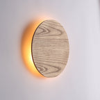 Væglampe i Egetræ – Rund Design med Bagudrettet LED Belysning 1