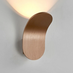 Væglampe i Minimalistisk Design – Energieffektiv LED Belysning til Soveværelse 2