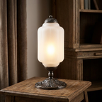Vintage Bordlampe i Glas – Tidløst Design med Elegant Atmosfære 0