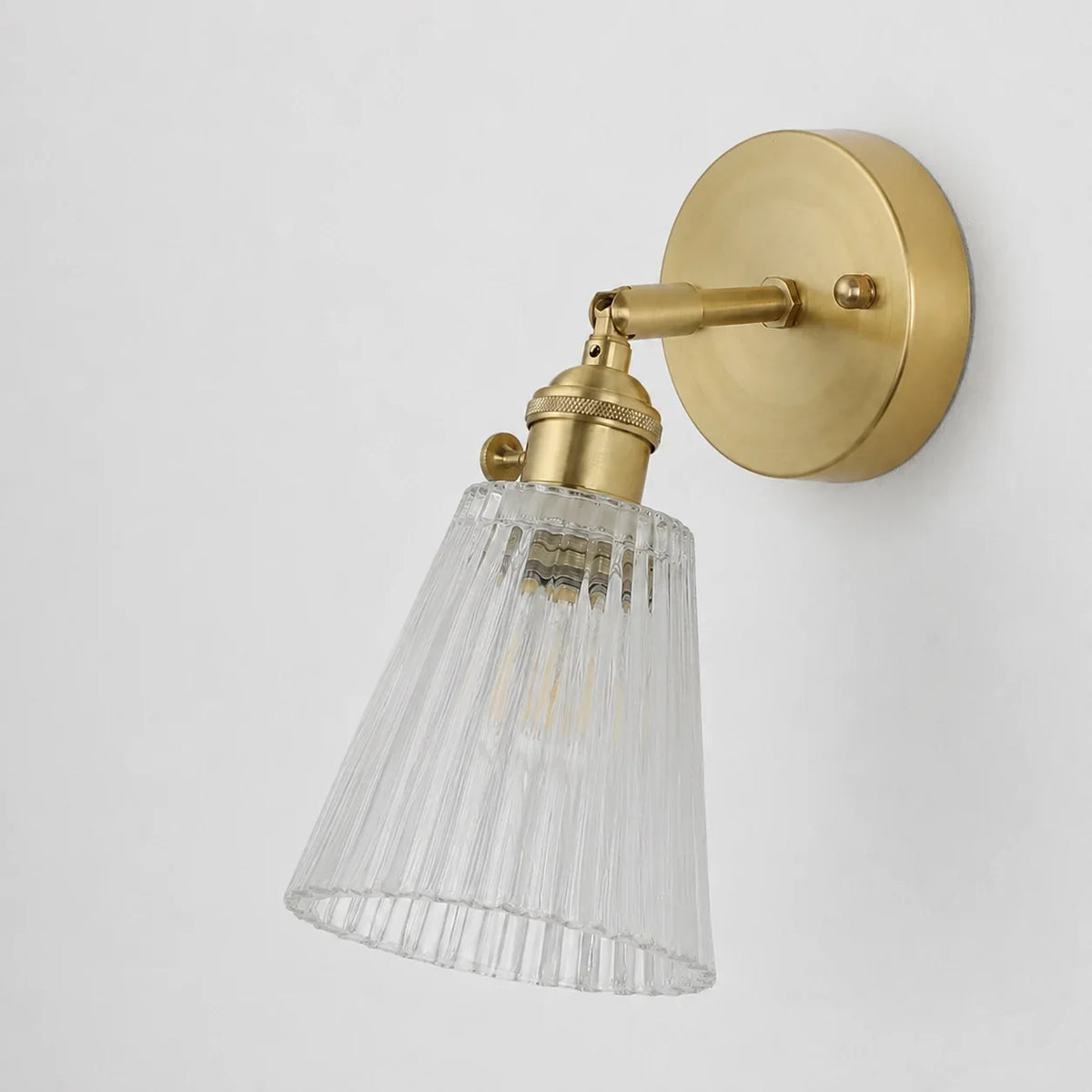 Vintage Væglampe Messing – Ribbet Glas med Justerbar Arm og Blødt Lys 6