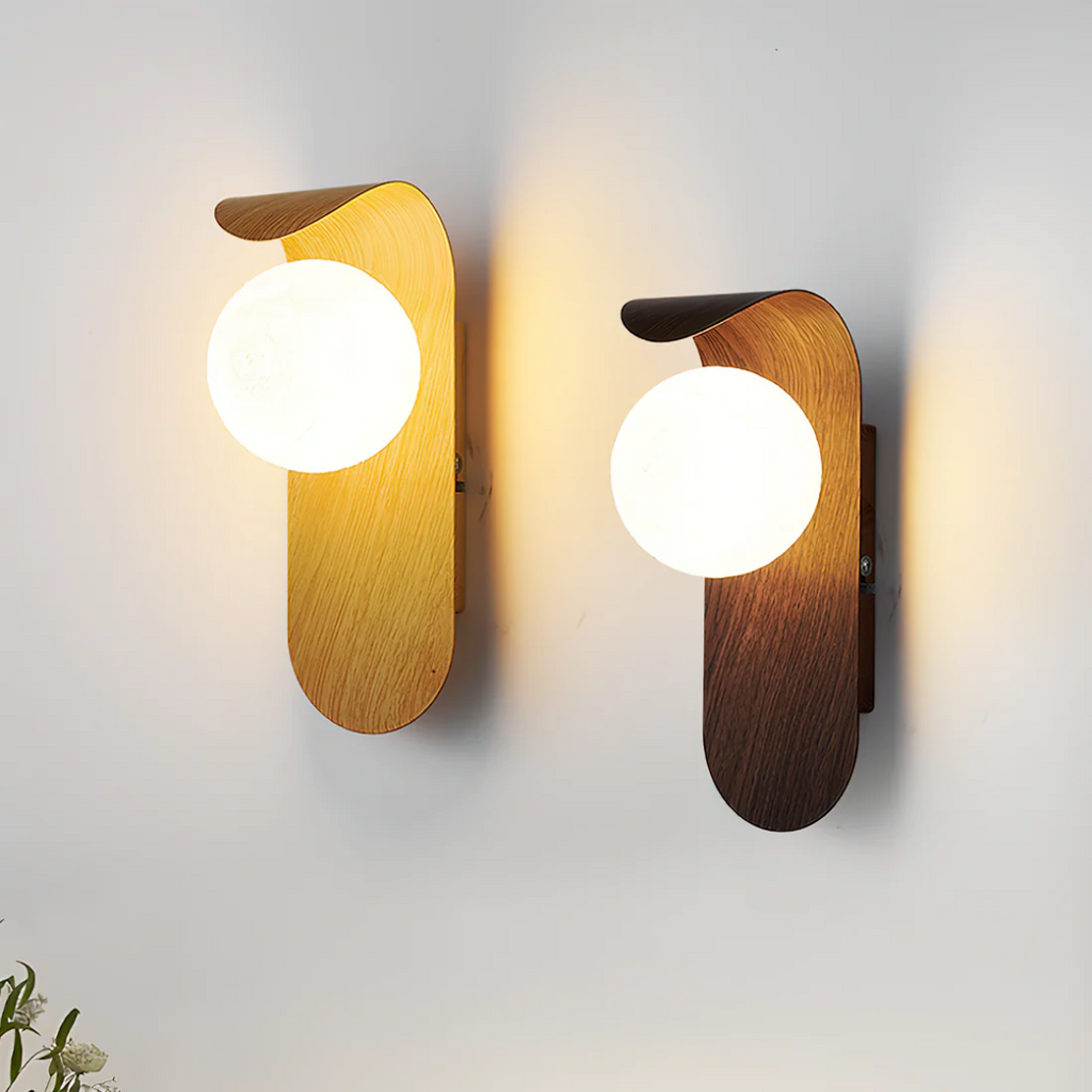 Skandinavisk Væglampe i Træ - Minimalistisk Globusdesign med LED Lys 5